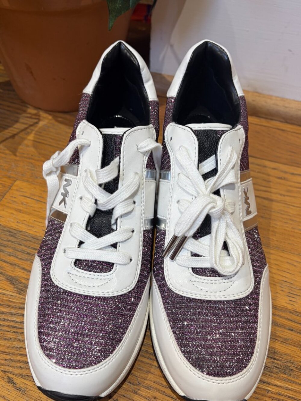 Michael Kors Mabel Trainer sneakers Size 8.5 Glitter Tag still on bottom - Picture 2 of 9
